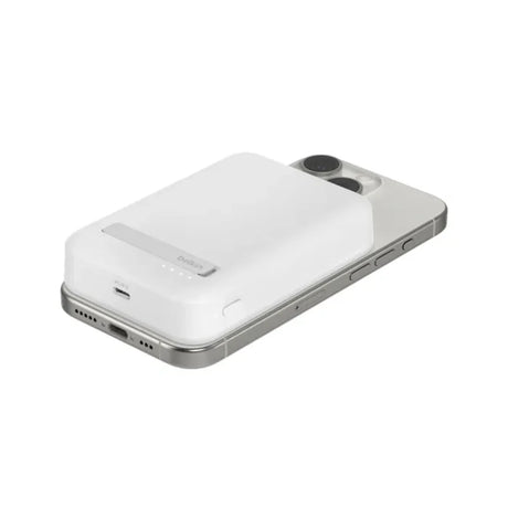 Bateria_Externa_Qi2_10000_mAh_15W_stand_Blanco_Imagen_posicion_3_iShop_Ecuador